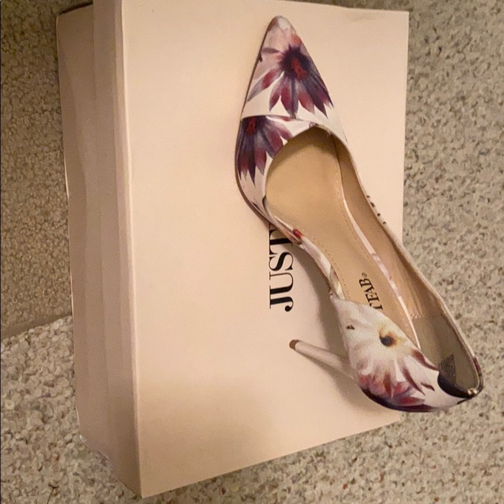 Shoes - Picture 2 of 3